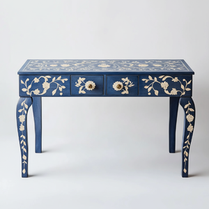 Mesa de consola con incrustaciones de hueso rosa y blanco con un diseño curvo y un hermoso patrón de hojas, disponible a precios al por mayor. - Product Image 1