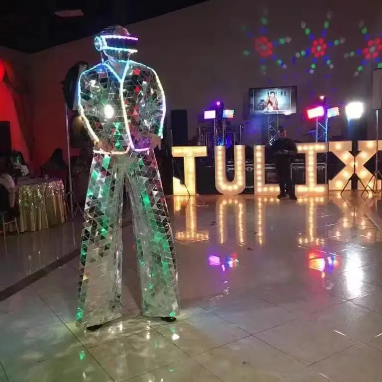 Gümüş ayna adam kostümleri/gerçek Led Robot Stilt Walker kostüm/kostümleri yetişkin kadın Cosplay