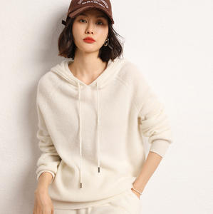 Maglione Oversize con Cappuccio da Donna in <span class=keywords><strong>Misto</strong></span> <span class=keywords><strong>Cashmere</strong></span> <span class=keywords><strong>e</strong></span> <span class=keywords><strong>Lana</strong></span> per Autunno <span class=keywords><strong>e</strong></span> Inverno, Pullover con Lavorazione a Trecce Raglan - Product Image 4