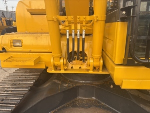 Excavadora de cadenas Komatsu PC130 usada, máquina de servicio pesado para movimiento de tierras y excavación - Product Image 5