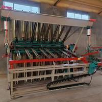 Machine à emboîter le bois massif à 14 rangées avec pince hydraulique et composatrice de bois rotative pneumatique