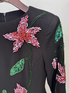 OUDINA Hochwertiges, sofort tragbares, besticktes Paillettenkleid mit elegantem Strassbesatz und Schleppe – langes Abendkleid für Damen - Product Image 6