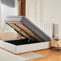 Cadre de lit avec rangement hydraulique, rembourré en tissu crème, lit plateforme capitonné verticalement avec grand espace de rangement sous le lit