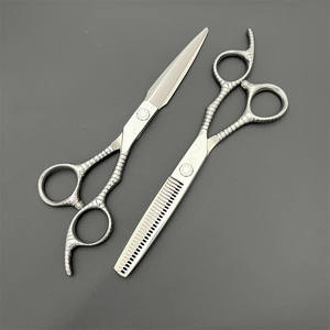 กรรไกรตัดผมแบบปรับแต่งได้ ขนาด 6 นิ้ว กรรไกรซอยผมสำหรับคนถนัดขวา ใช้ใบมีดมาตรฐานสำหรับงานเสริมสวย - Product Image 2