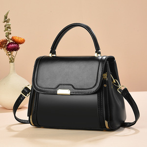 Petit sac à main carré noir de taille moyenne, sac bandoulière quotidien, sac à l'épaule simple et tendance, sac pour femme, printemps 2025 - Product Image 1