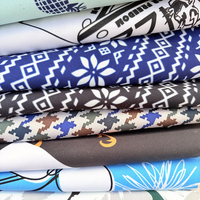 Tissu sergé effet peau de pêche imprimé numériquement en microfibre douce pour shorts de plage, robes d'été et vêtements textiles