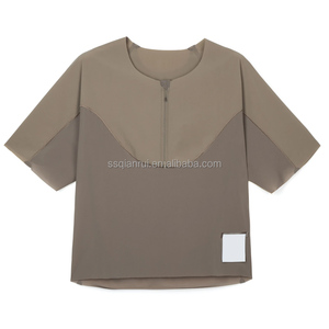 T-shirt da corsa da uomo in microfibra a rete, elasticizzato in 4 direzioni, ad asciugatura rapida, con controllo dell'umidità, mezza zip posteriore, tasca rinfrescante, anti-sfregamento, OEM - Product Image 4