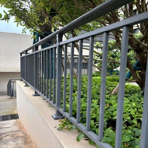 Barandilla de Balcón Moderna de Tubo Galvanizado con Recubrimiento en Polvo, Panel Decorativo Cortado con Láser, Sistema de Pasamanos para Escaleras Exteriores con Anticorrosión - Product Image 2