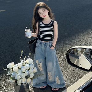 Conjunto de Ropa para Niña, Verano 2026, Top de Tirantes a Rayas Blancas y Negras + Jeans Anchos Desgastados, Traje de 2 Piezas - Product Image 1