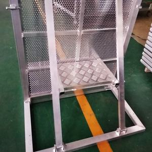 Barriera di controllo della folla di sicurezza in alluminio con rivestimento di potere nero di superficie concerto crash pieghevole colpo attraverso la barricata per l'evento - Product Image 3