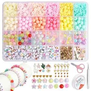 Kit de perles plates et rondes en pâte polymère DIY avec breloques, cordon élastique et ciseaux pour la fabrication de bijoux - Product Image 1