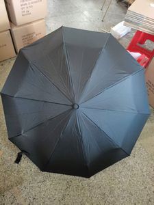 Parapluie compact et léger en polyester à ouverture automatique, pliable en 3 sections, pour adulte, avec baleines en fibre de verre, design moderne, idéal pour les voyages et les jours de pluie, avec étui. - Product Image 4