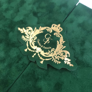 การ์ดเชิญงาน<span class=keywords><strong>แต่งงาน</strong></span>สุดหรูหรา ปกแข็งหุ้มกำมะหยี่ สีเขียวมรกต พร้อมอะคริลิคสีทอง - Product Image 2
