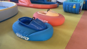 Bar Flotante Inflable Comercial, Barra de Agua Portátil para Fiestas en Piscina y Alquiler para Eventos - Product Image 6