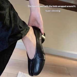 <span class=keywords><strong>Scarpe</strong></span> da Balletto Tabi da <span class=keywords><strong>Donna</strong></span> 2025 con Punta Divisa, <span class=keywords><strong>Tacco</strong></span> <span class=keywords><strong>Medio</strong></span> 3cm, Tomaia in Vera Pelle, Fodera in Pelle di Pecora, Traspiranti e Resistenti per la Primavera - Product Image 2