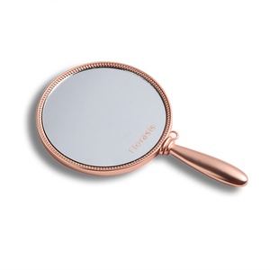Miroir de maquillage de luxe en or rose avec poignée, personnalisable avec logo, fabriqué par Mirror Manufacturer - Product Image 2