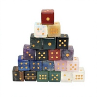 Dés en jade cristal naturel avec accents en feuille d'or gravés au laser, provenant de Guangzhou, pour jeux de table et bibelots