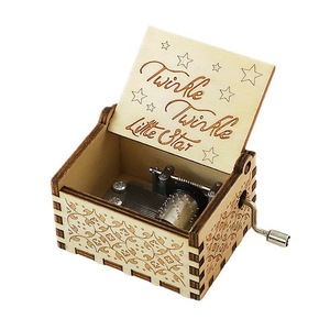 Boîte à <span class=keywords><strong>musique</strong></span> à manivelle personnalisée avec <span class=keywords><strong>musique</strong></span> et design sur mesure, cadeau populaire, boîte à <span class=keywords><strong>musique</strong></span> en bois gravée au laser - Product Image 2
