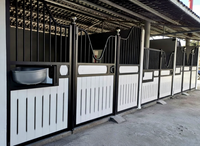 Box d'écurie mobile de luxe pour chevaux – Abri préfabriqué robuste et résistant aux intempéries pour clubs équestres professionnels