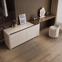 Coiffeuse moderne de luxe avec miroir rotatif, tiroirs en bois durables, design de panneau de table de maquillage pour la chambre à coucher
