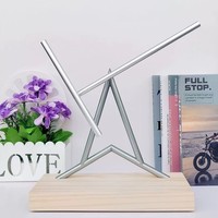 Pendule de Newton Iron Man Chaos Triangular Style Nordique 40cm, Ornement de machine à mouvement permanent, Cadeau d'affaires créatif haut de gamme pour la maison
