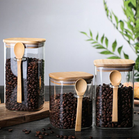 Pot en verre carré en borosilicate sans plomb avec couvercle en bambou et cuillère, hermétique, multifonctionnel pour le stockage en cuisine du café, des bonbons, du thé et des épices