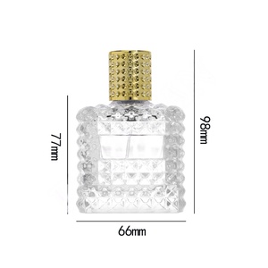 Produits en stock : Flacons en verre carrés <span class=keywords><strong>de</strong></span> 100 ml avec pulvérisateur – Fournisseurs <span class=keywords><strong>de</strong></span> flacons <span class=keywords><strong>de</strong></span> <span class=keywords><strong>parfum</strong></span> - Product Image 4