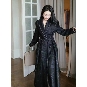 A5931 nuovi <span class=keywords><strong>vestiti</strong></span> caldi <span class=keywords><strong>invernali</strong></span> 2025 giacca Shinny nera lunga abbigliamento da donna - Product Image 1