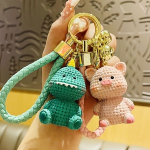 Llavero de cerdito de dibujos animados, exquisito y adorable, con diseño de pareja emocional, colgante para bolso, llavero para coche, para mujer, venta al por mayor - Product Image 5