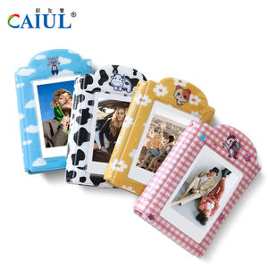 <span class=keywords><strong>Mini</strong></span> album photo creux en PVC de 3 pouces avec fermeture universelle pour <span class=keywords><strong>Fujifilm</strong></span> <span class=keywords><strong>Instax</strong></span> <span class=keywords><strong>Mini</strong></span> 8/9/7s/25/<span class=keywords><strong>70</strong></span>/90 Logo imprimé style Kpop - Product Image 2