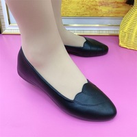 Chaussures d'été pour femmes à semelle souple monocouche, nouvelle collection 2025, à enfiler, bout rond, plates, pour mère, femme d'âge moyen et âgée, semelle en caoutchouc