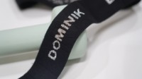 Sangle élastique en Spandex/Nylon Aoya noire imprimée avec logo personnalisé, motif alphabet scintillant argenté, confortable pour vêtements et sacs