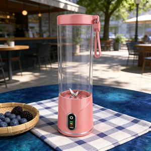 Presse-agrumes sans fil à faible bruit de 550 ml avec bec verseur - Rechargeable par USB pour le fitness et les voyages - Product Image 1