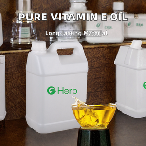 Huile de vitamine E pure de qualité cosmétique, extrait d'herbes pour les soins de la peau, disponible en bouteille, fût, boîte, récipient en verre, emballée sous vide - Product Image 2