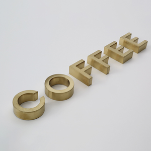 Lettres Murales Logo en Acrylique Doré 3D pour Décoration - Product Image 6