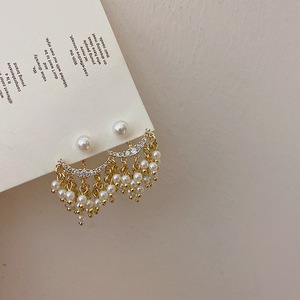Venta al por mayor nueva gama alta latón moda coreana pendientes declaración pendientes perla Stud pendientes mujer joyería - Product Image 4