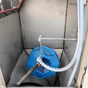 Sandblaster de Alto Rendimiento para Trabajo en Húmedo, Operación Automática sin Polvo, Alta Productividad para el Procesamiento de Piezas de Fundición y Estampado de Metal - Product Image 3