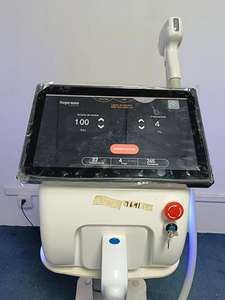 Appareil d'épilation au laser à diode haute efficacité 2500W 532nm/1320nm/1064nm Triple longueur d'onde Refroidissement par air/eau/cristaux semi-conducteurs - Product Image 3