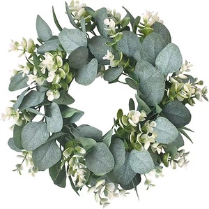 Guirlande artificielle d'eucalyptus avec fleurs blanches et feuilles vertes en buis, décoration de porte d'entrée pour le printemps, l'été, la Saint-Valentin et Pâques - Product Image 1
