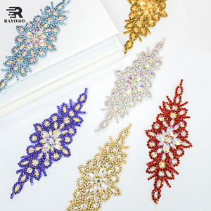 Appliques en strass à dos plat rondes, design mode JP Stone, pour la décoration de robes de soirée et de vêtements de mariage - Product Image 2