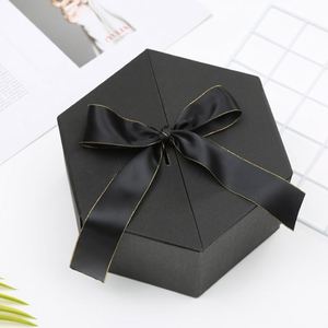 Caja de Regalo Hexagonal de Cartón Rígido con Diseño Personalizado, Doble Puerta Magnética, Color Rosa, para Bodas y Damas de Honor, con Cinta - Product Image 5