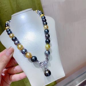 Nouveau design de produit Perles d'or naturelles Perles noires Perles blanches Long collier 7-11 mm Longueur 78 cm Livré avec boîte cadeau - Product Image 2