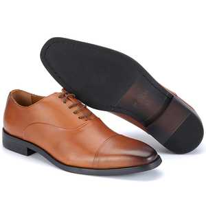 Chaussures habillées noires en cuir véritable pour hommes avec logo personnalisé, idéales pour l'hiver et le monde des affaires - Product Image 6