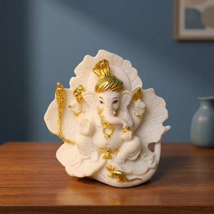 Statue de Ganesha en résine blanche élégante avec accents dorés, artisanat Nirmala |   Figurine Art Déco faite à la main pour la maison, le bureau ou le temple - Product Image 2