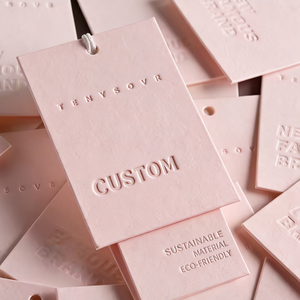 Étiquettes de suspension personnalisées avec logo, finition mate gaufrée, estampage à chaud, étiquettes de cartes de visite de luxe, étiquettes de suspension personnalisées de luxe - Product Image 3