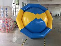 Tubo de barco de discoteca giratorio inflable, OVNI volador, juguete de agua remolcable para el hogar o la escuela, instalación de agua inflable divertida