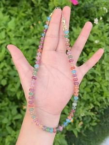 Nouveau collier tendance bohème d'été en perles acryliques colorées et exagérées pour femmes - Product Image 5