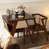 Ensemble table à thé en panneaux de bois massif avec 2 chaises empilables en rotin, finition noyer, pour hôtel, salle à manger, petit espace, balcon, loisirs