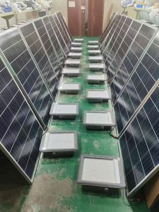 ไฟสปอร์ตไลท์ LED พลังงานแสงอาทิตย์ Tristar TS รับประกัน 2 ปี พร้อมรีโมทคอนโทรล มาตรฐาน IP65 สำหรับติดตั้งบนผนังหรือพื้นในสวน ใช้งานได้นาน 4~6 ชั่วโมง แสงขาว 5000K เหมือนแสงกลางวัน - Product Image 5