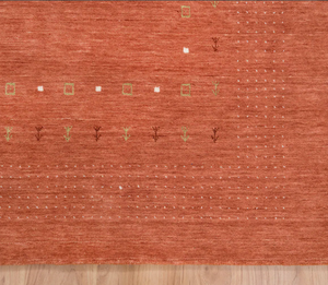 Tapis en laine de style gabbeh orange tissé à la main avec des motifs géométriques simples idéaux pour les intérieurs traditionnels et modernes - Product Image 2